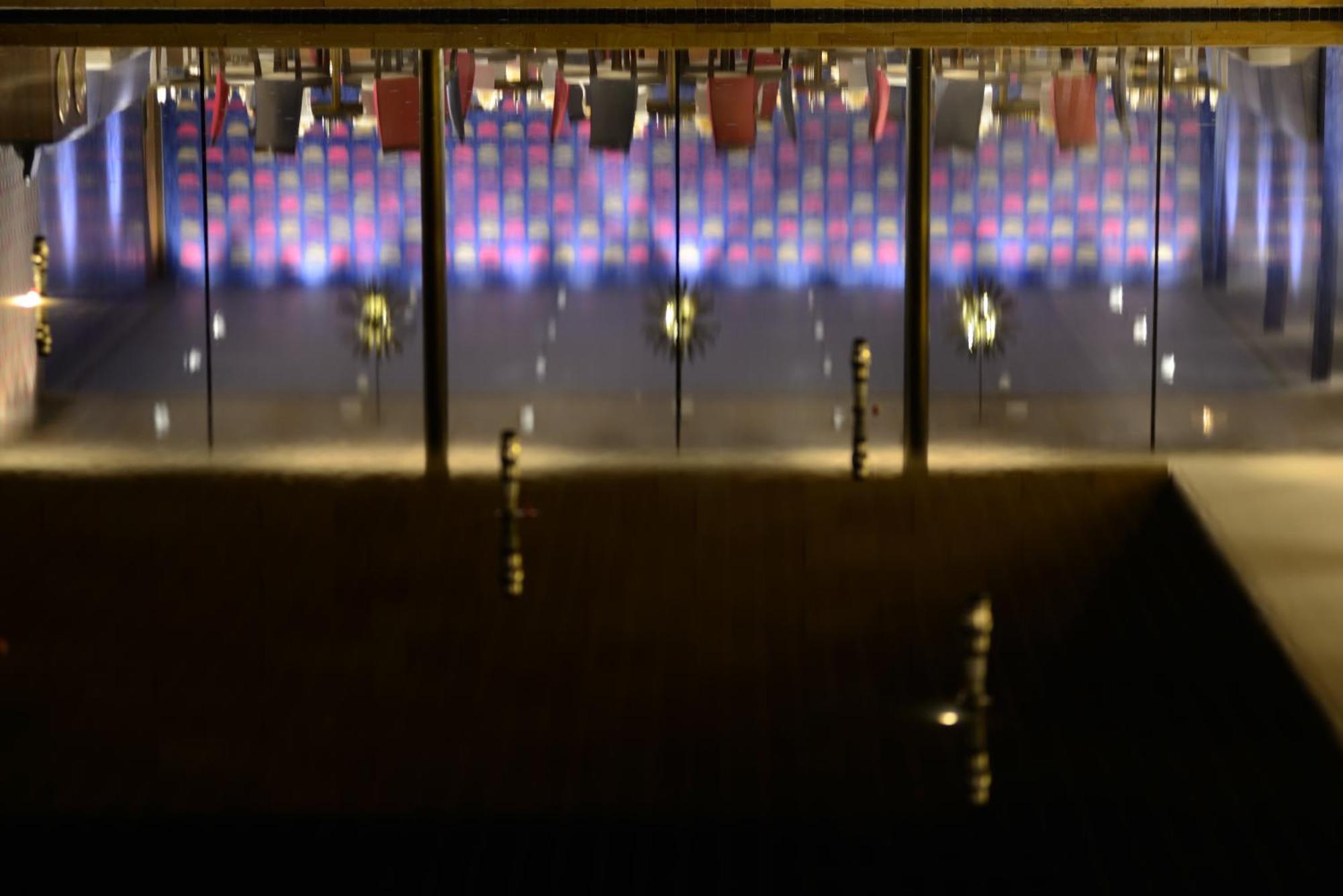 Marasa Sarovar Premiere Tirupati Exterior foto The fountain at night